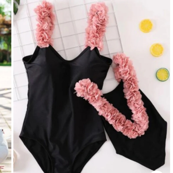 NWOT Swimsuit with Pink Floral Straps SzLarge - Picture 1 of 7
